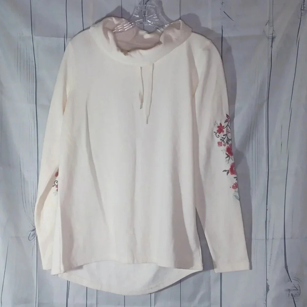 G.H Bass & CO. Embroidered Scoop Neck Classic Cottagecore Casual Sweatshirt